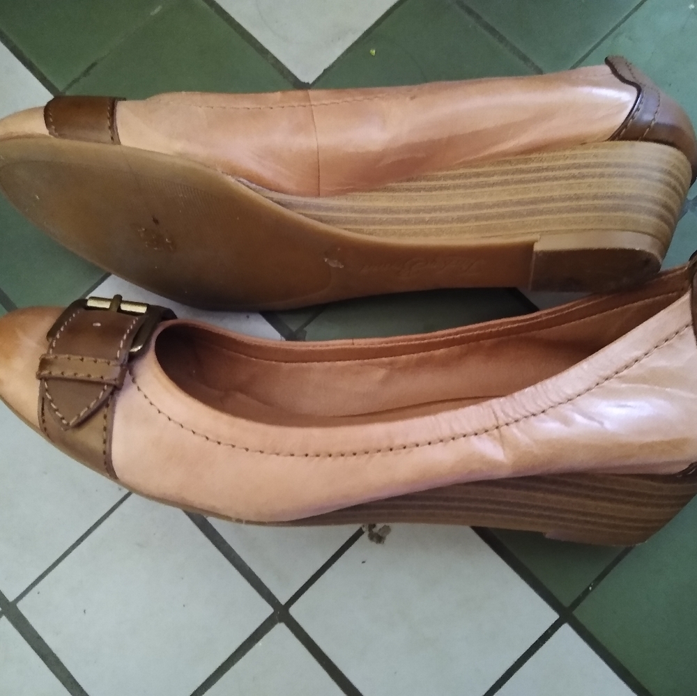 Lucky brand small wedges